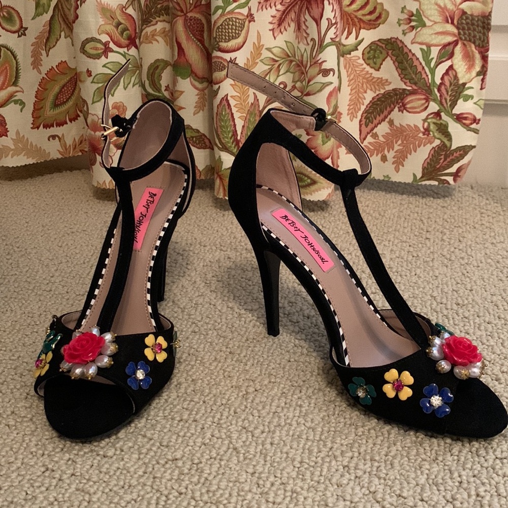 Betsey Johnson pumps - Picture 3 of 6
